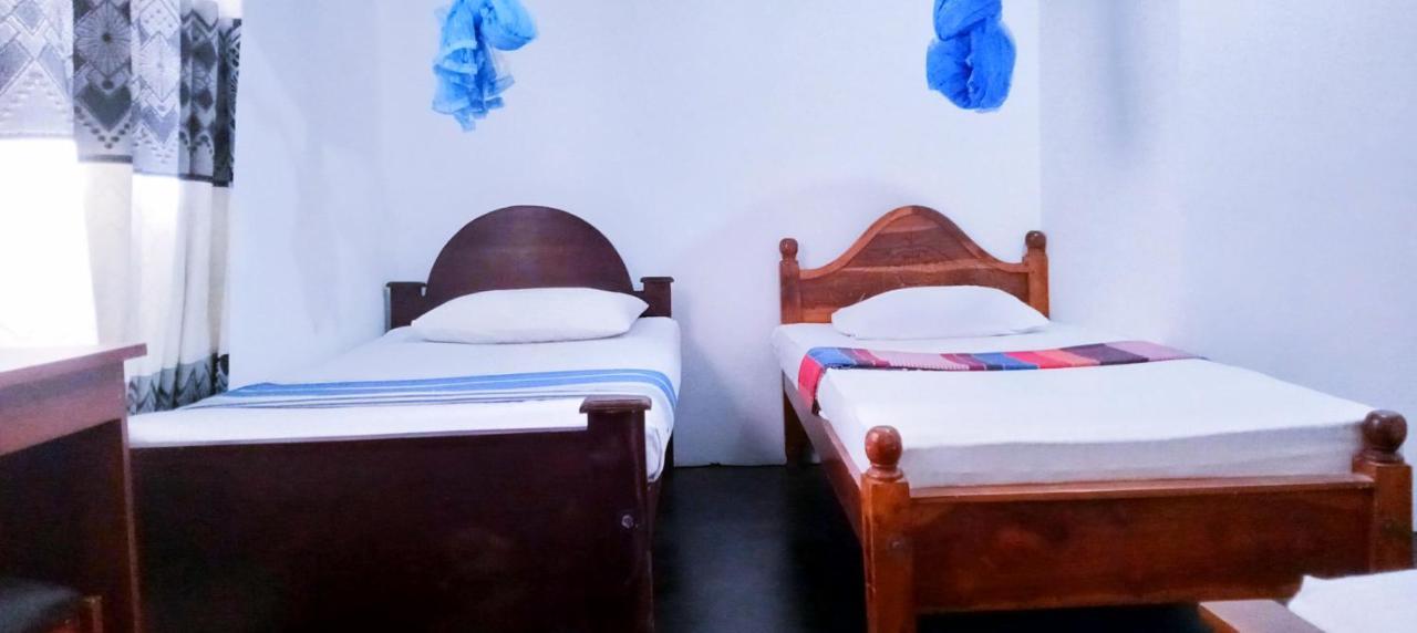 The Traveller'S Hostel & Private Rooms Сигирия Екстериор снимка
