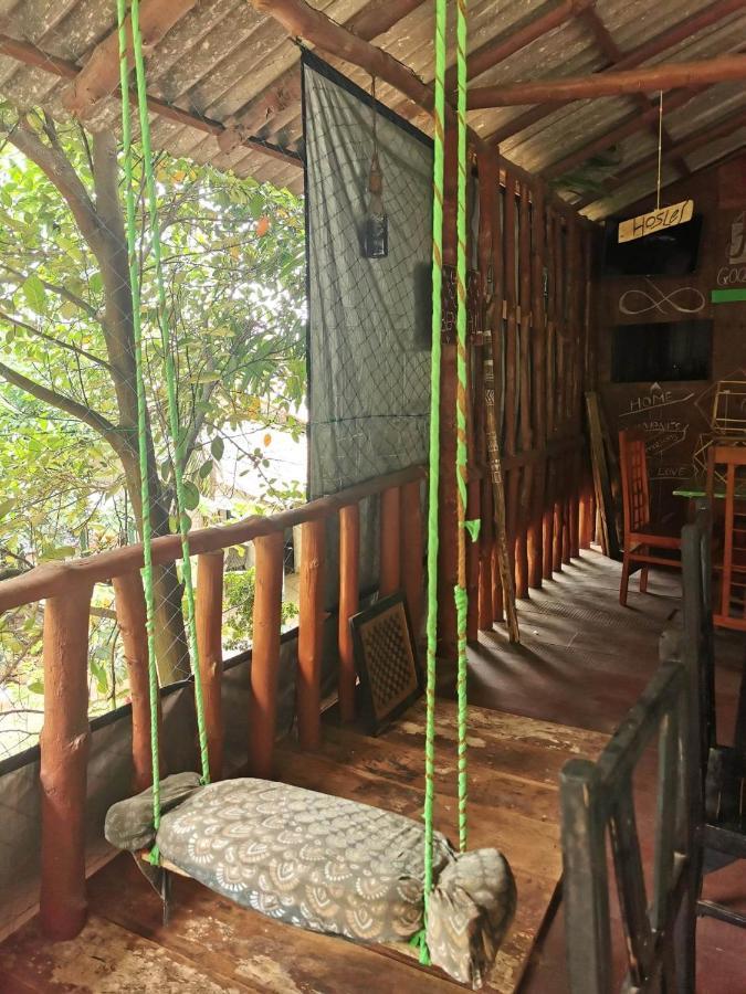The Traveller'S Hostel & Private Rooms Сигирия Екстериор снимка